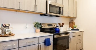 Bradley Park in Cumming, GA - Building Photo