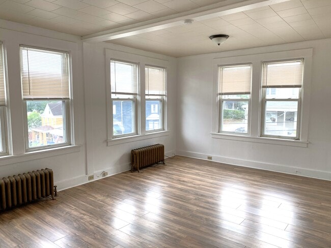 304 Elizabeth Ave, Unit 4