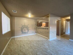 1190 S Winery Ave in Fresno, CA - Building Photo - Building Photo