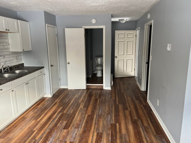 12648 Sharon Lynn Dr in Salem, OH - Foto de edificio - Building Photo