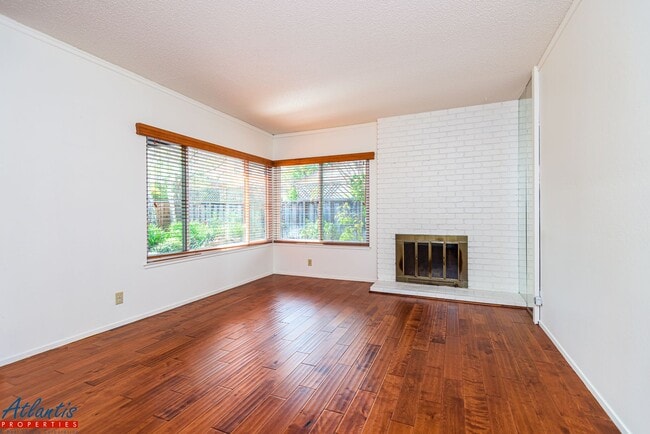 455 Liquidambar Way in Sunnyvale, CA - Building Photo - Building Photo