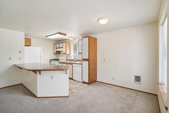 13411 Meadow Rd in Everett, WA - Building Photo - Building Photo