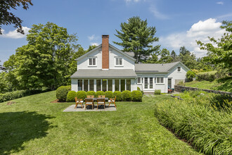 50 Warner Rd in Bridgewater, CT - Foto de edificio - Building Photo