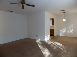 2220 Claremont Ln-Unit -B in Tallahassee, FL - Building Photo - Building Photo