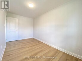 6 Deblyn Dr in Toronto, ON - Building Photo