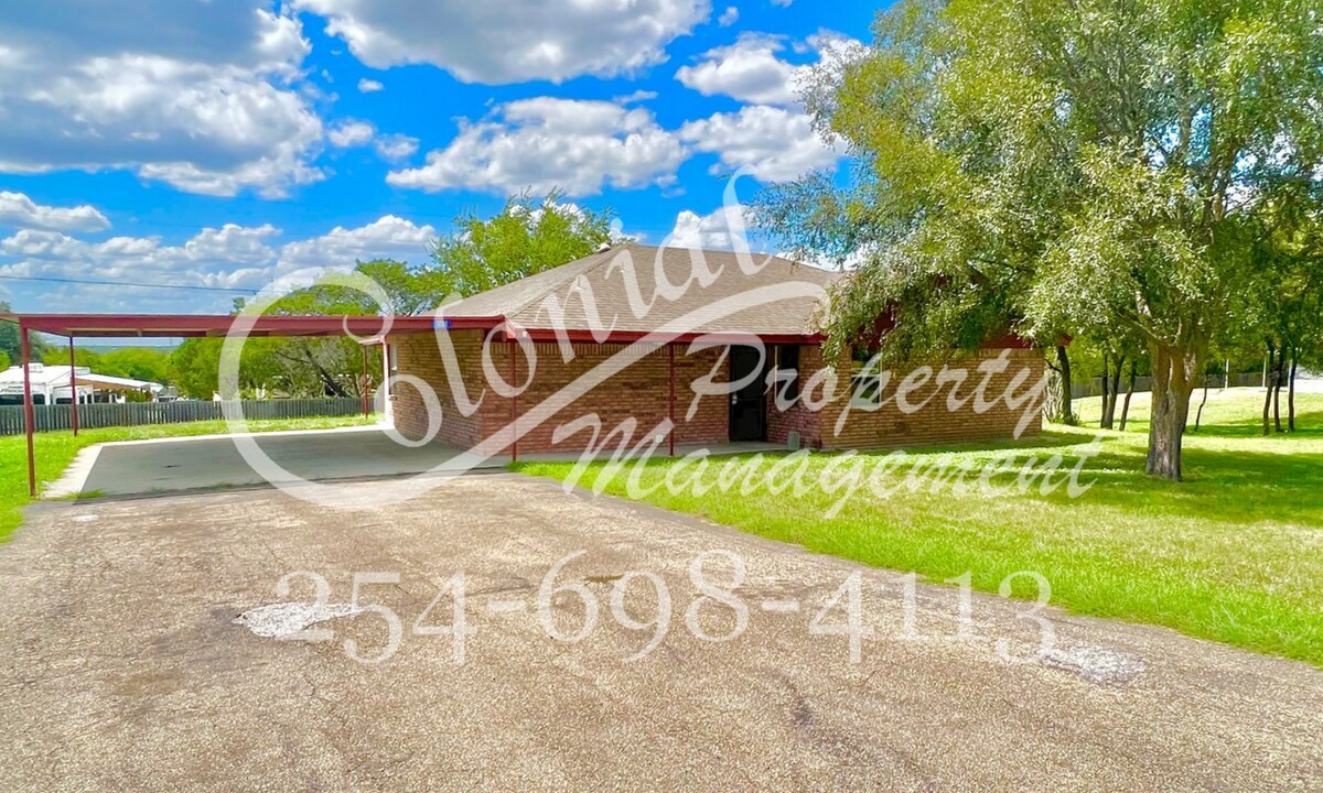 1014 Cherokee Trail in Kempner, TX - Building Photo