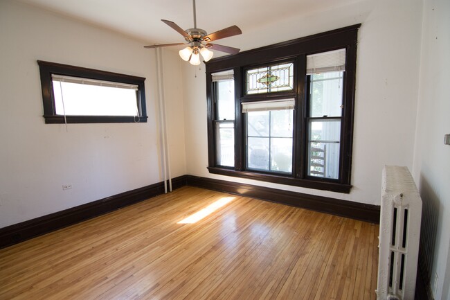 2115 3rd Ave