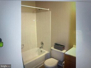 5994 Annaberg Pl in Burke Centre, VA - Building Photo - Building Photo