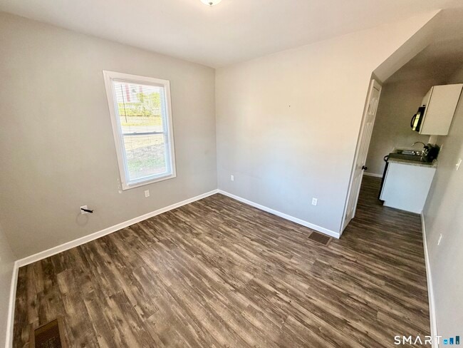 151 W Center St in Southington, CT - Building Photo - Building Photo