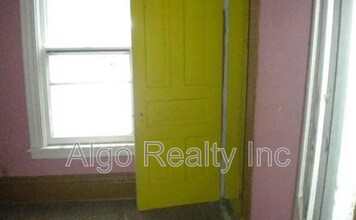 2647 Fremont Ave N in Minneapolis, MN - Foto de edificio - Building Photo