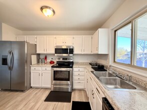 2708 W 98th Dr in Federal Heights, CO - Building Photo - Building Photo