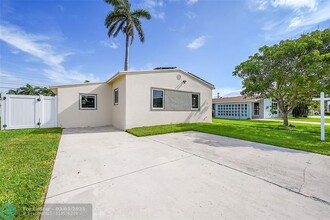 1013 NE 6th St in Hallandale Beach, FL - Building Photo - Building Photo