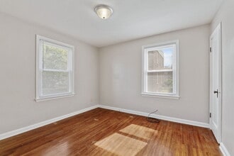 1355 Ida Ave, Unit A in Columbus, OH - Foto de edificio - Building Photo