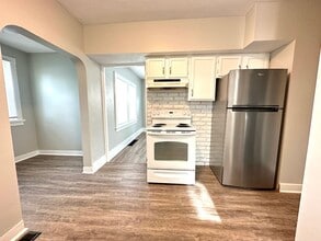 4017 Corinth Blvd in Dayton, OH - Foto de edificio - Building Photo