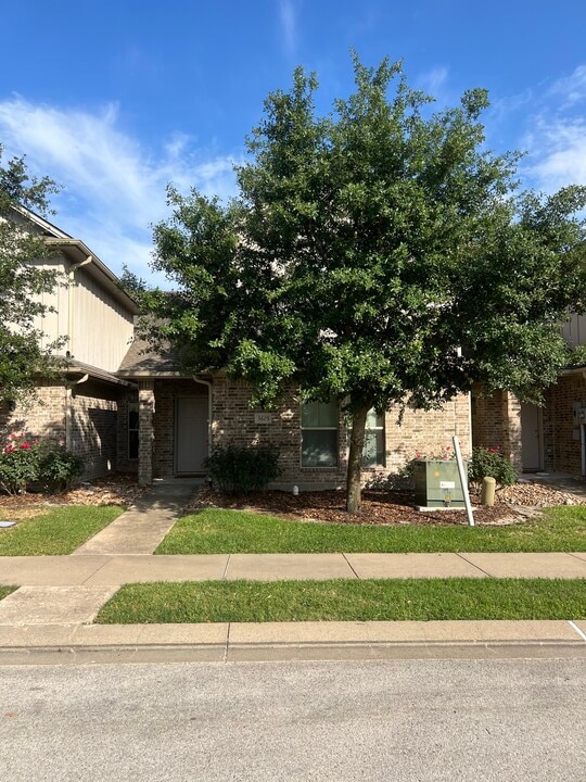 3625 Haverford Rd in College Station, TX - Building Photo