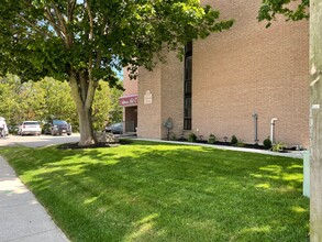 7 Fittons Rd E in Orillia, ON - Building Photo - Building Photo