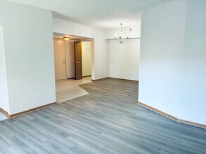 927 Elderberry Cir in Naperville, IL - Building Photo - Building Photo