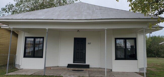 property at 307 Dallas Ave