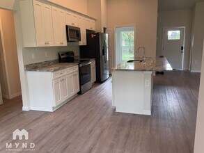 3979 Kennett St in North Port, FL - Building Photo - Building Photo
