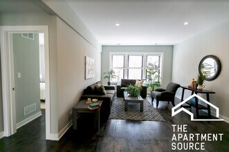 3548 N Racine Ave, Unit 2 in Chicago, IL - Foto de edificio - Building Photo