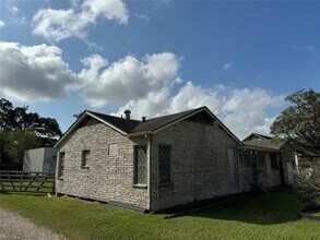 7920 Findlay St in Houston, TX - Foto de edificio - Building Photo