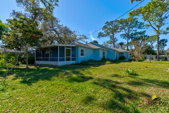 5505 W Magnolia Ave in Port Orange, FL - Building Photo - Building Photo