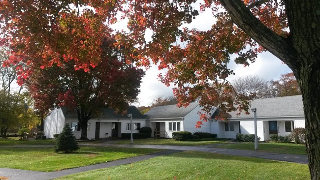Twin Haven Inc. in Waterford, CT - Foto de edificio - Building Photo