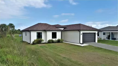 585 41st Ave NW in Naples, FL - Building Photo - Building Photo