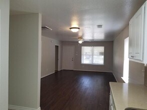 3319 Angel Ln in Houston, TX - Building Photo - Building Photo