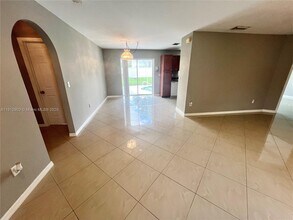 15561 Spring Line Ln in Ft. Myers, FL - Building Photo - Building Photo