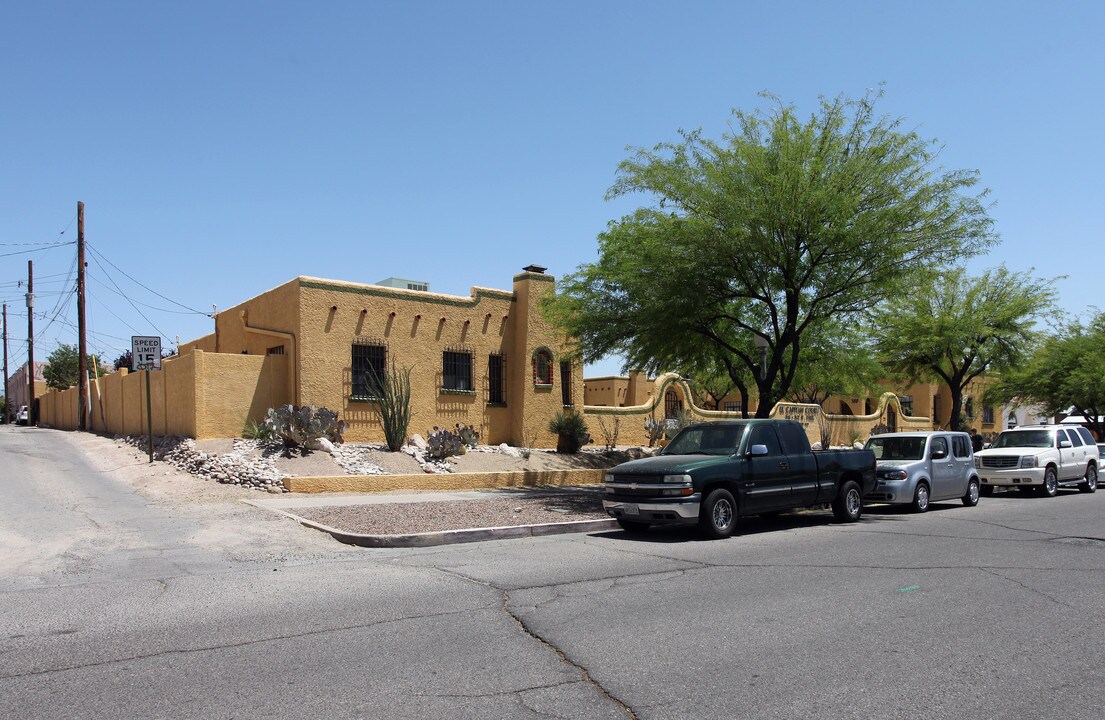 El Capitan Apartments in Tucson, AZ - Foto de edificio