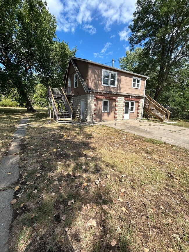 16012 E T C Lea Rd in Independence, MO - Building Photo - Building Photo