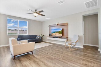 527 Amadoras Wy in St. Cloud, FL - Building Photo - Building Photo