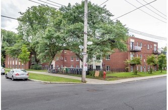 140-160 Benoit in Montréal, QC - Building Photo - Building Photo