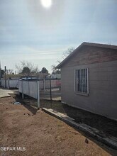 7332 N Loop Dr in El Paso, TX - Building Photo - Building Photo