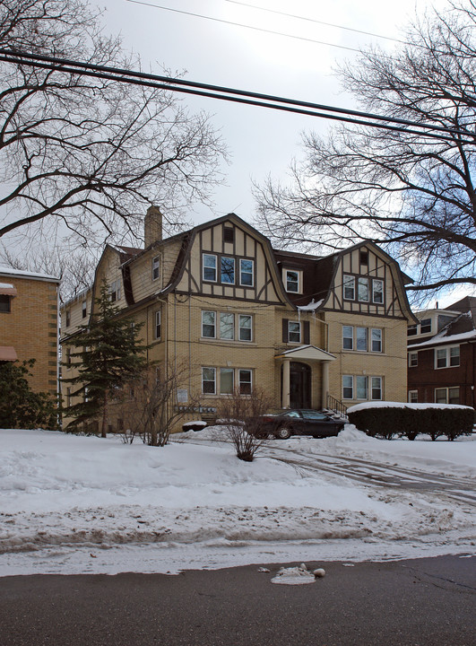 133 N Portage Path in Akron, OH - Building Photo