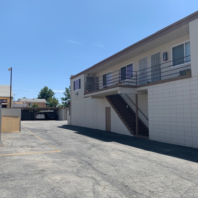 666 N Maclay Ave in San Fernando, CA - Building Photo - Primary Photo