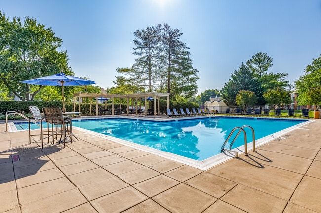 Kingscrest Apartments in Frederick, MD - Foto de edificio - Building Photo