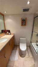 18181 NE 31st Ct, Unit 1009 in Aventura, FL - Building Photo - Building Photo