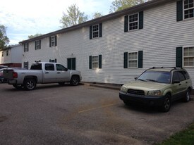 592 Co Rd 59, Unit C in Chesapeake, OH - Building Photo