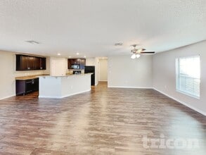 866 N Fairbanks Dr in Deltona, FL - Building Photo - Building Photo