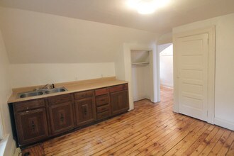 303 West St, Unit 3 in Pittsburgh, PA - Foto de edificio - Building Photo