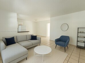 855 W 29th St in Hialeah, FL - Building Photo - Building Photo