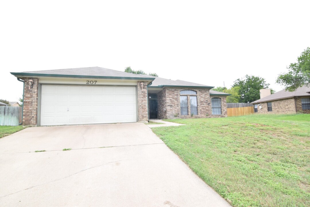 207 Eichelberger Dr in Copperas Cove, TX - Building Photo