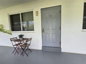 2305 Monroe St in Hollywood, FL - Building Photo