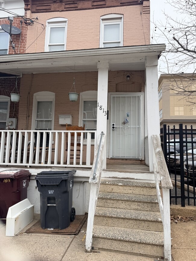 property at 1813 W 3rd St