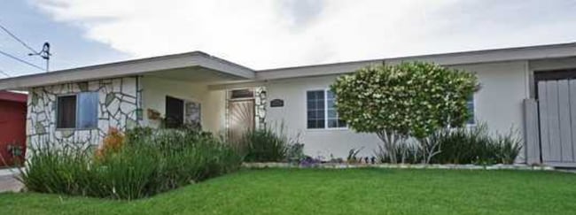 2442 Judson St in San Diego, CA - Foto de edificio - Building Photo