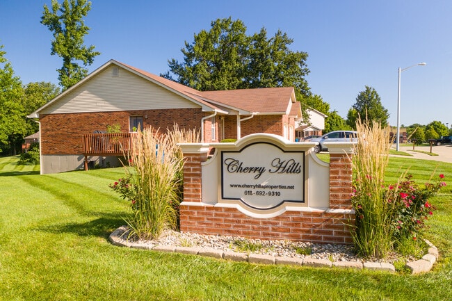 ReNew Edwardsville Apartment Collection in Edwardsville, IL - Foto de edificio - Building Photo