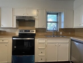 2411 Montopolis Dr in Austin, TX - Building Photo - Building Photo