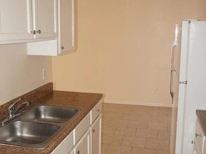 6060 Bridalveil Dr in El Paso, TX - Foto de edificio - Building Photo